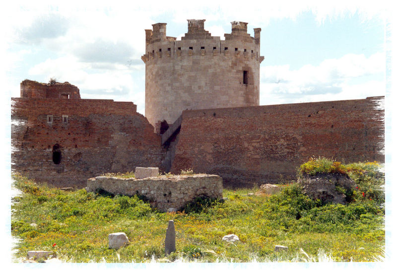 La Fortezza Svevo - Angioina 2