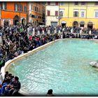 LA FOULE devant la Fontaine de Trévi