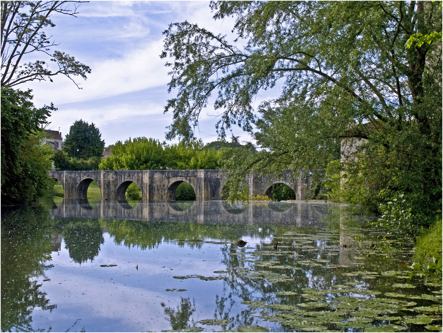 La Gélise et le pont roman à Barbaste (Lot-et-Garonne)