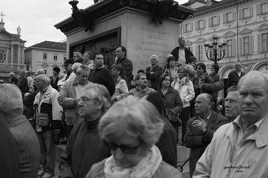 LA GENTE ASCOLTA