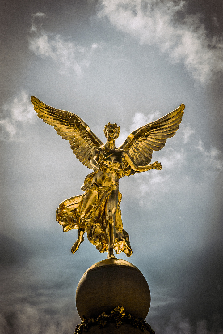 la gloire photo et image statues, sculptures, visions Images