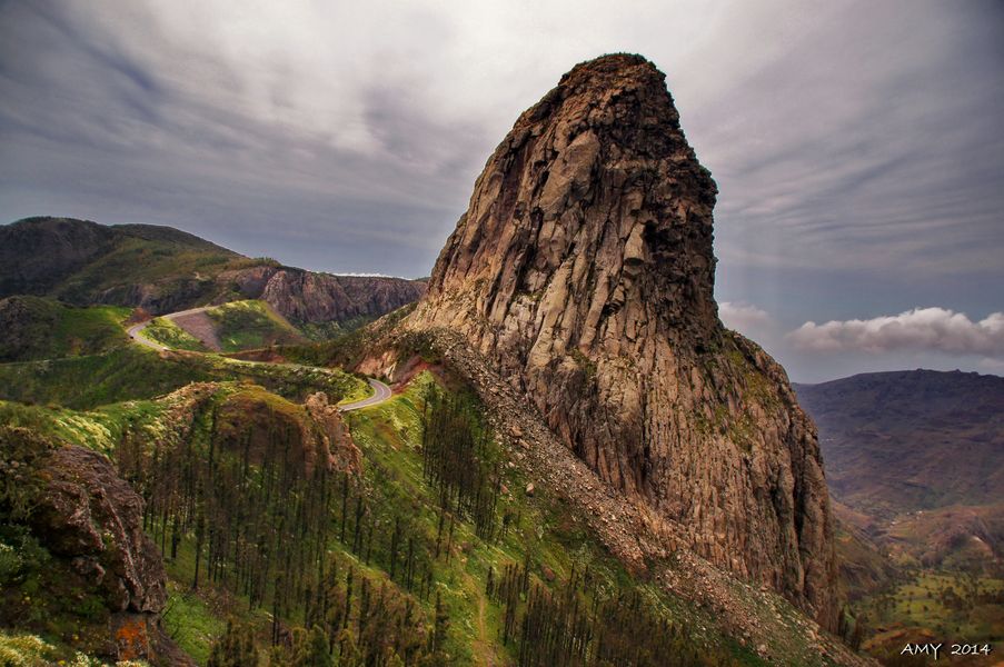 LA GOMERA SE ABRE CAMINO. Dedicada a ADELE OLIVER.