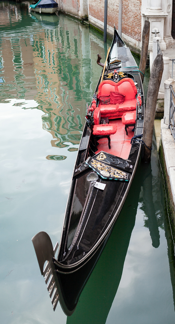 La gondola rossa dell'amore