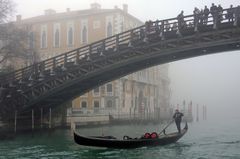 la gondole : symbole de venise...