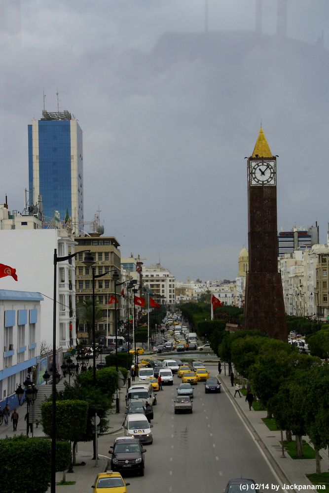 La Goulette - avenue Habib Bourguiba de Tunis, wo früher die großen Unruhen stattgefunden haben