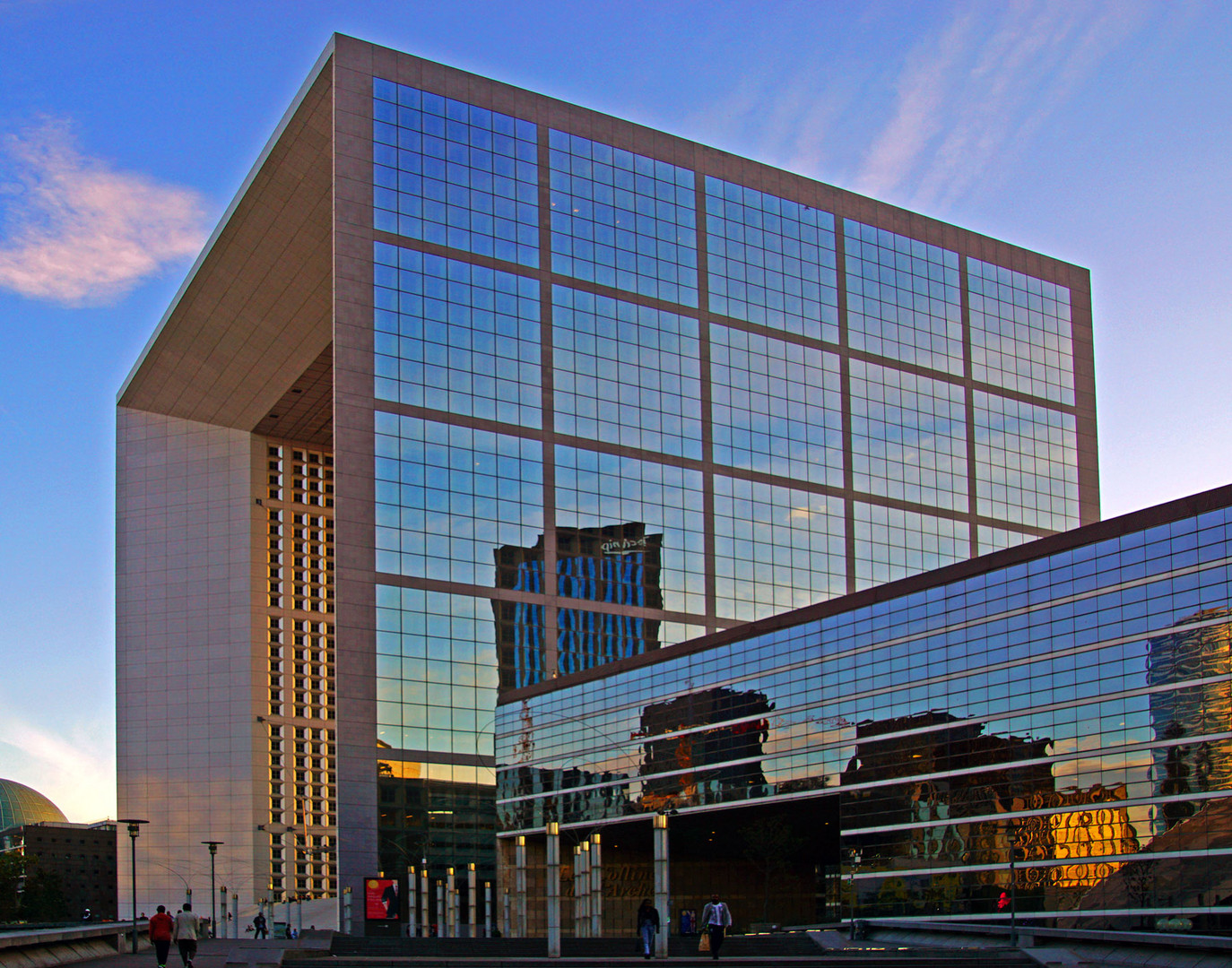 La Grande Arche de la Fraternite`