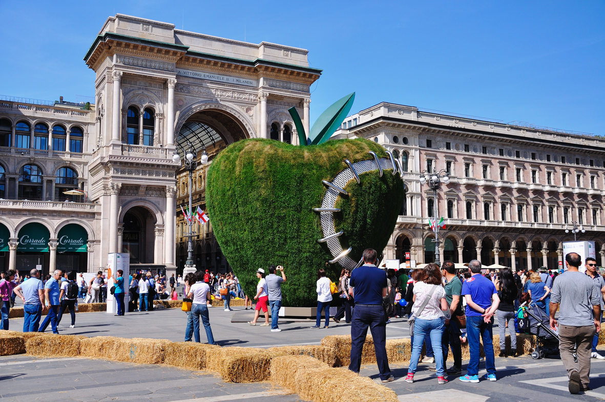 ... la "Grande Mela" a Milano ...