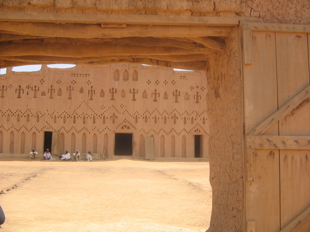 la grande moschea di sabbia di Banì