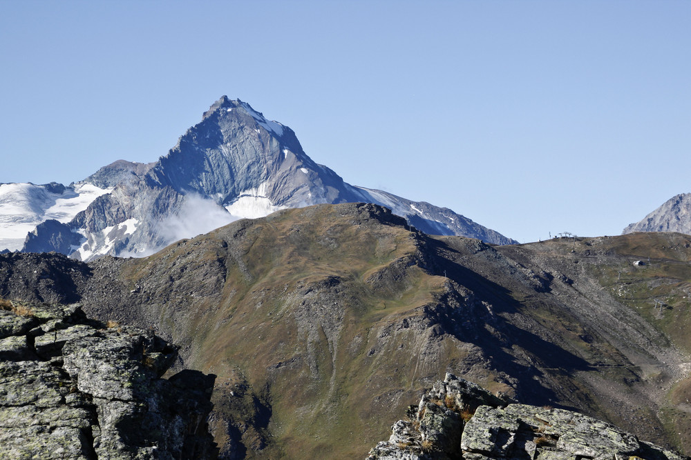 la Grivola vista dal sentiero per Punta Vallettaz (m.3080, Val d'Aosta)