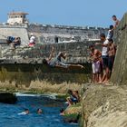 La Habana / Malecon / children playing