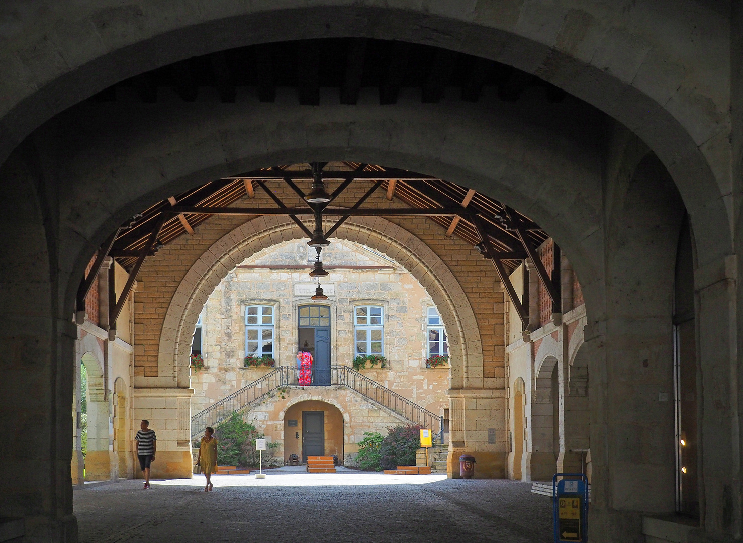 La halle de Bazas intégrée à la mairie