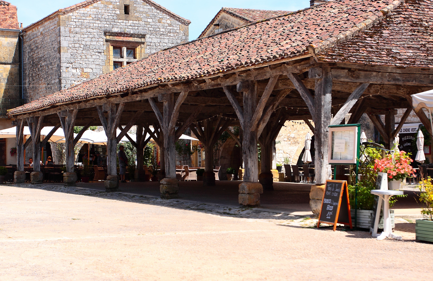 la halle de Monpazier