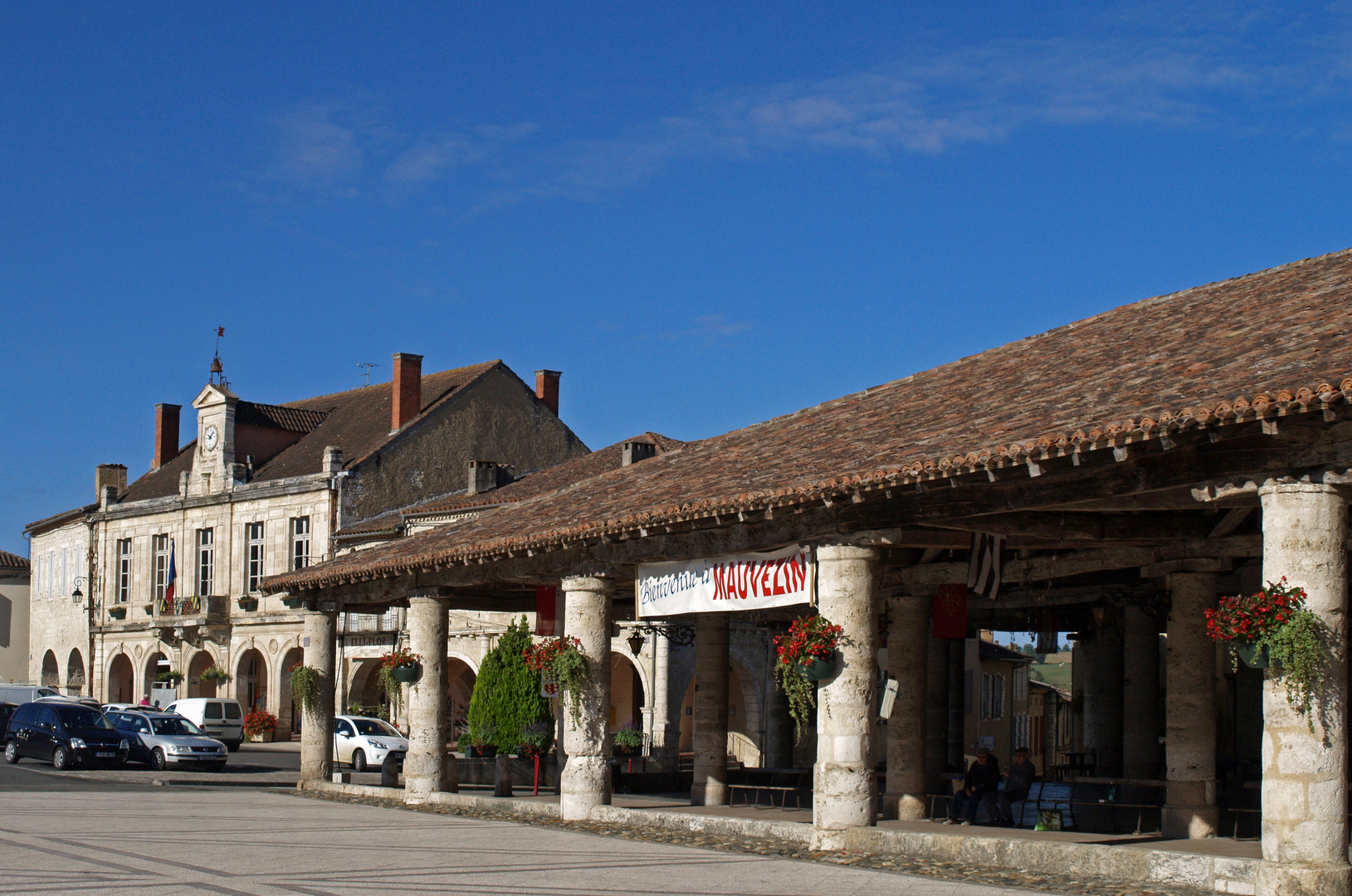 La Halle et l’hôtel de ville de Mauvezin