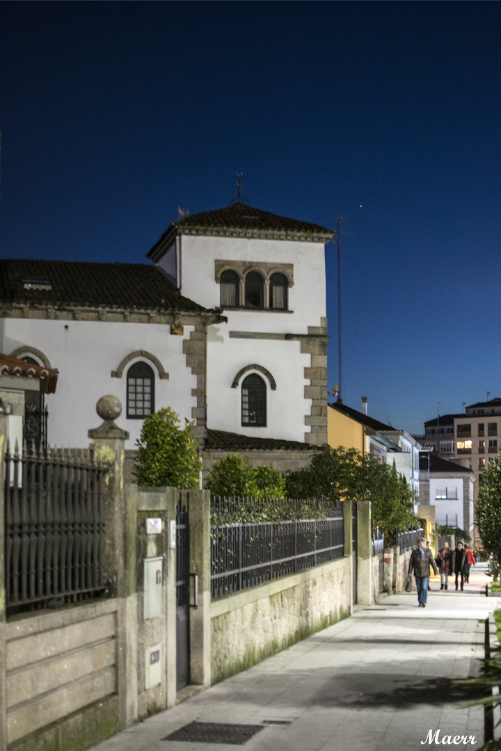 La hora azul en el ensanche de Santiago