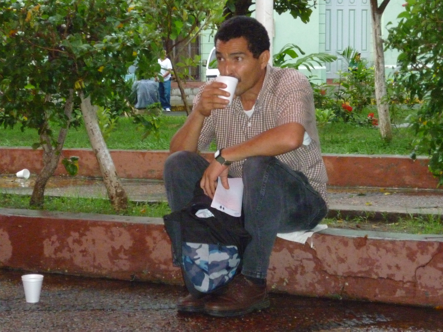 LA HORA DEL CAFECITO EN EL PARQUE