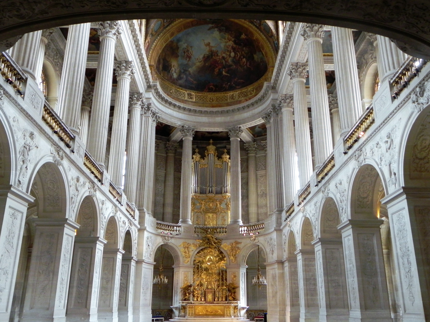 LA IGLESIA DE LA REINA