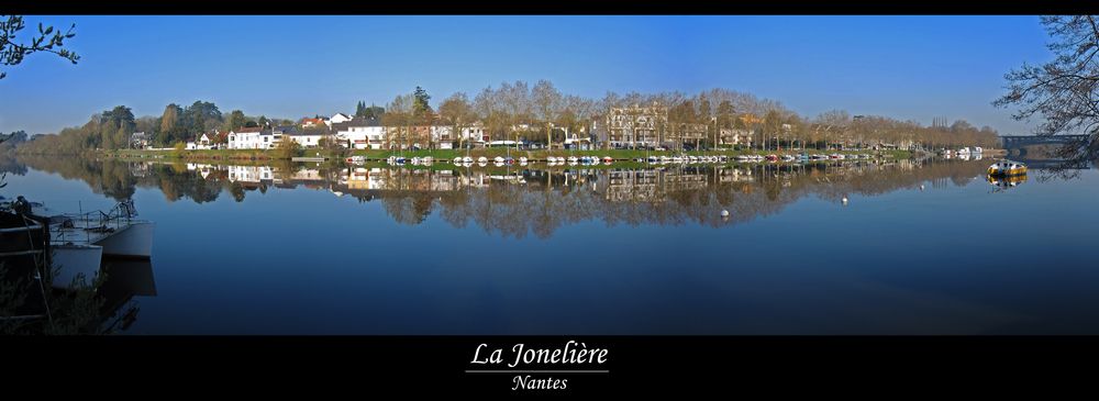 La Jonelière et son miroir : l'Erdre.