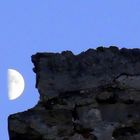 La luna cerca casa