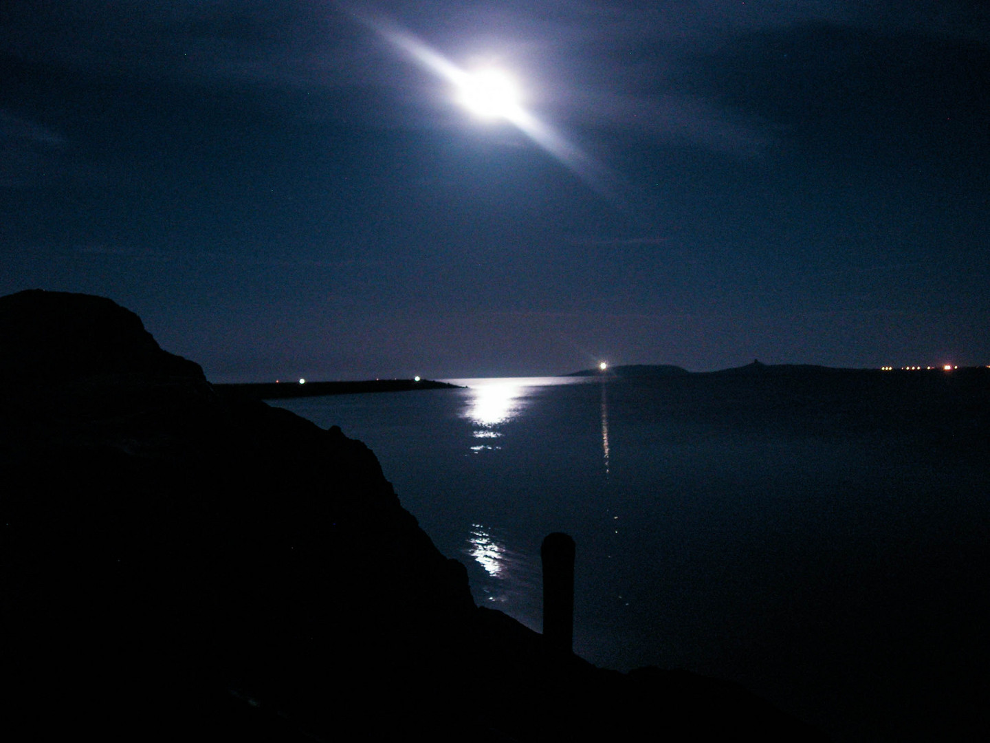 La luna ed il faro