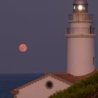 La luna en el faro