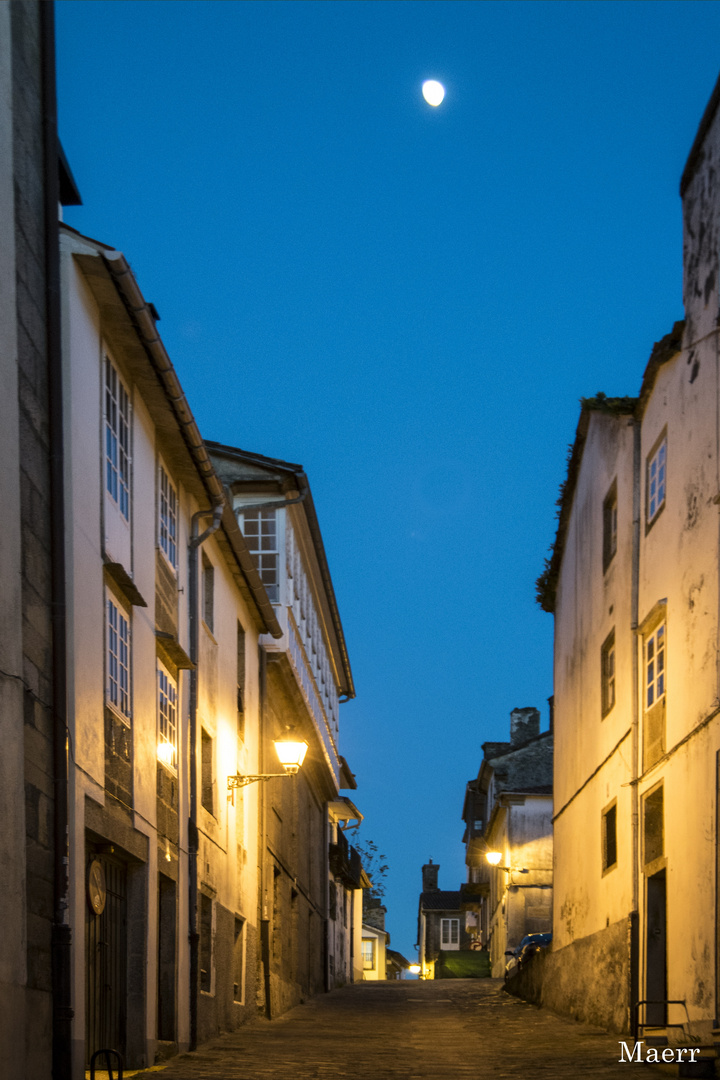 La luna en la hora azul 