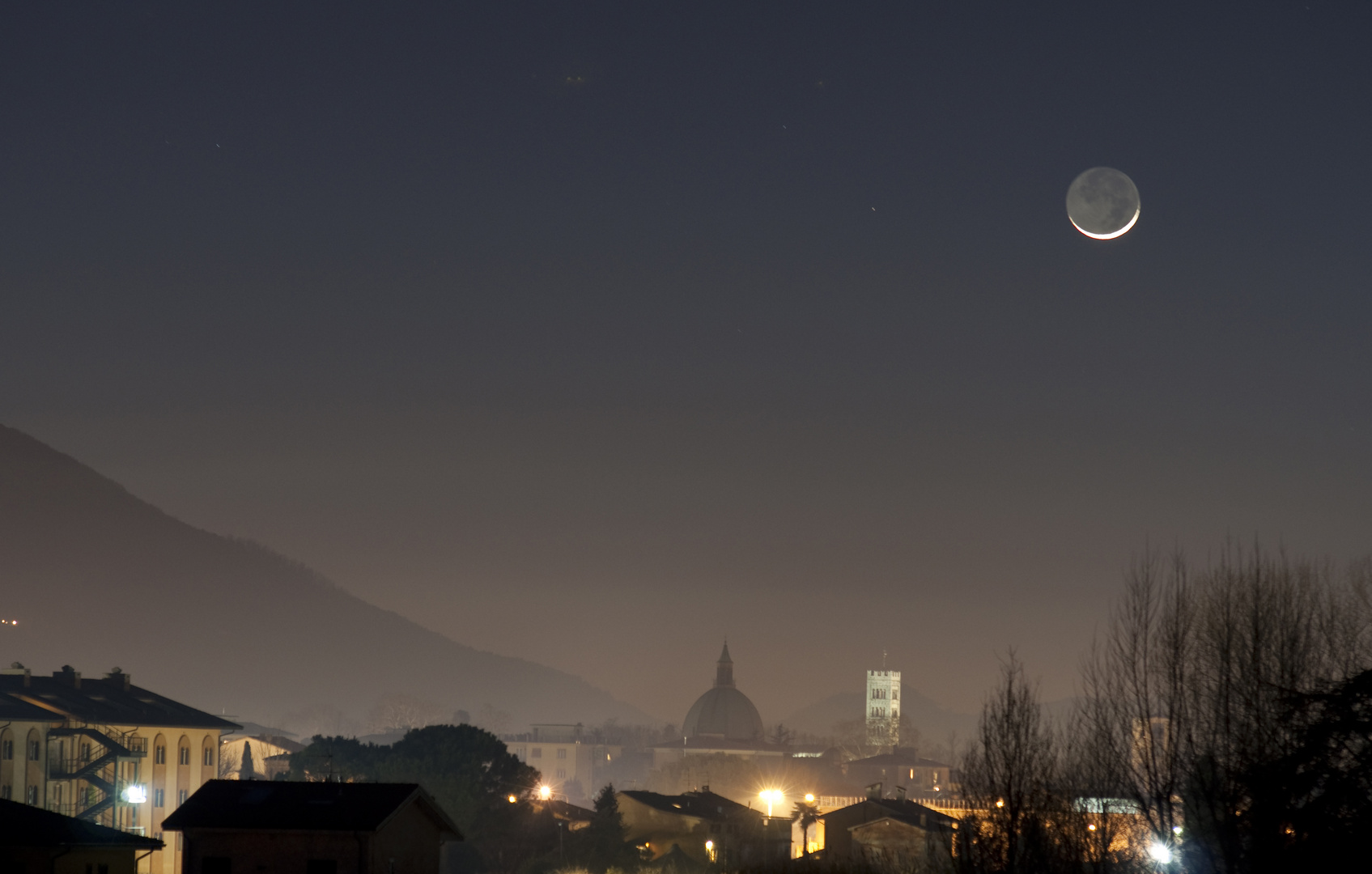 La luna fantasma