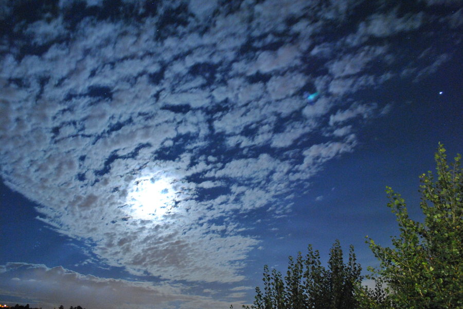 La luna nascosta