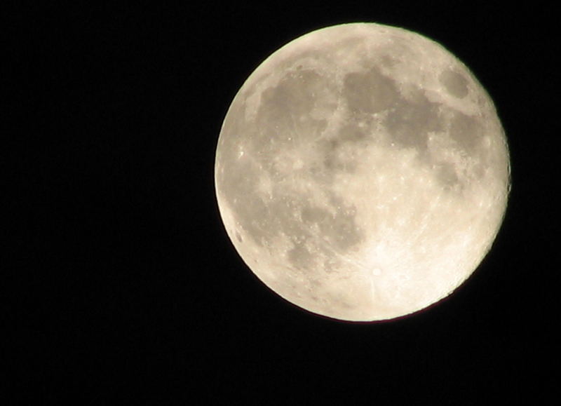 La luna questa sera è GRANDE GRANDE