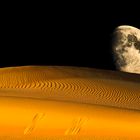 La luna sul deserto