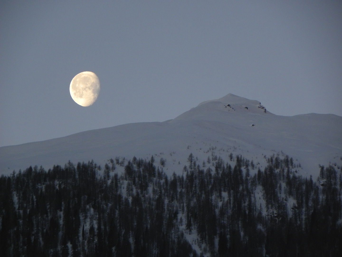 la luna sul monte sole