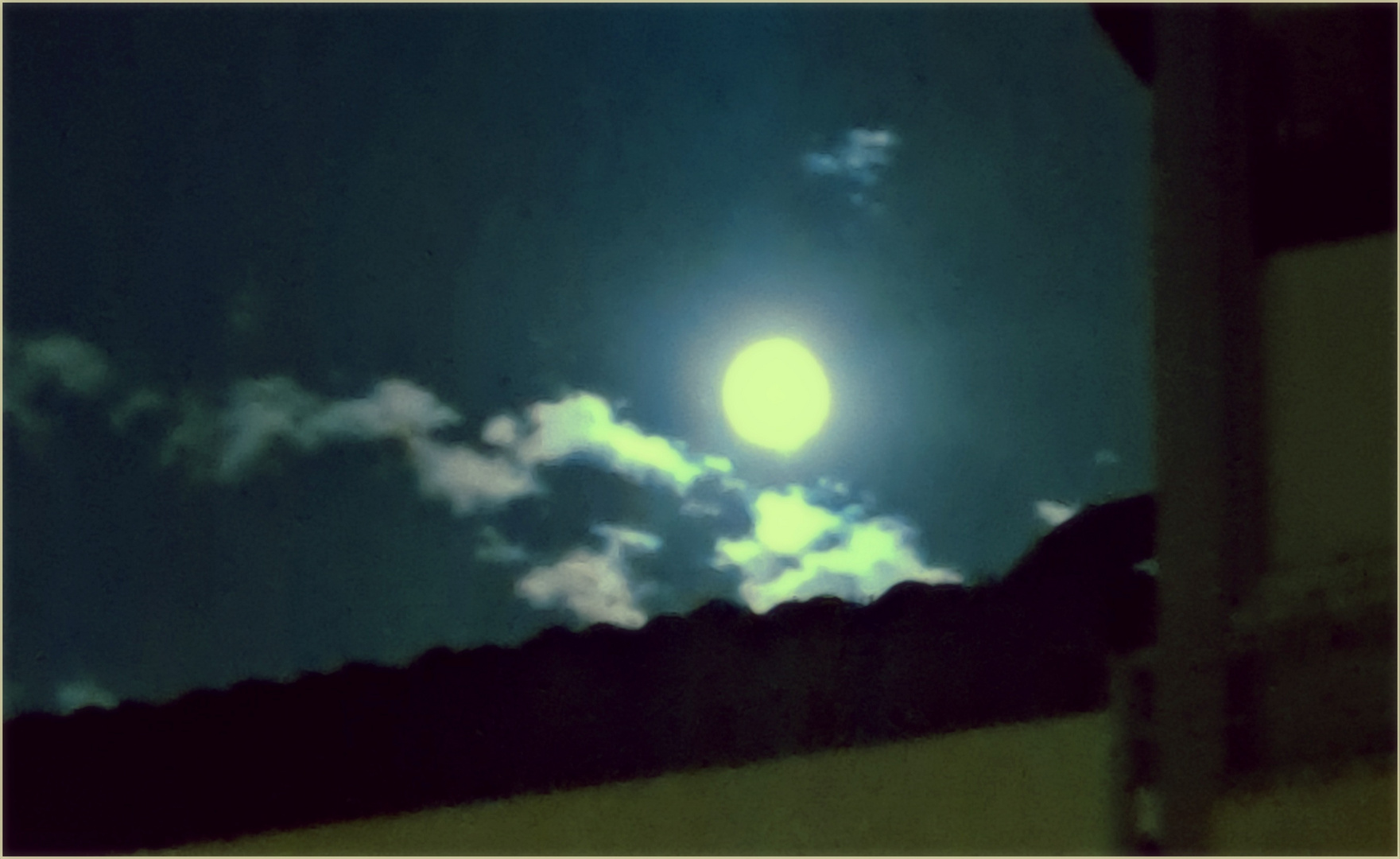 la luna sul tetto..!...