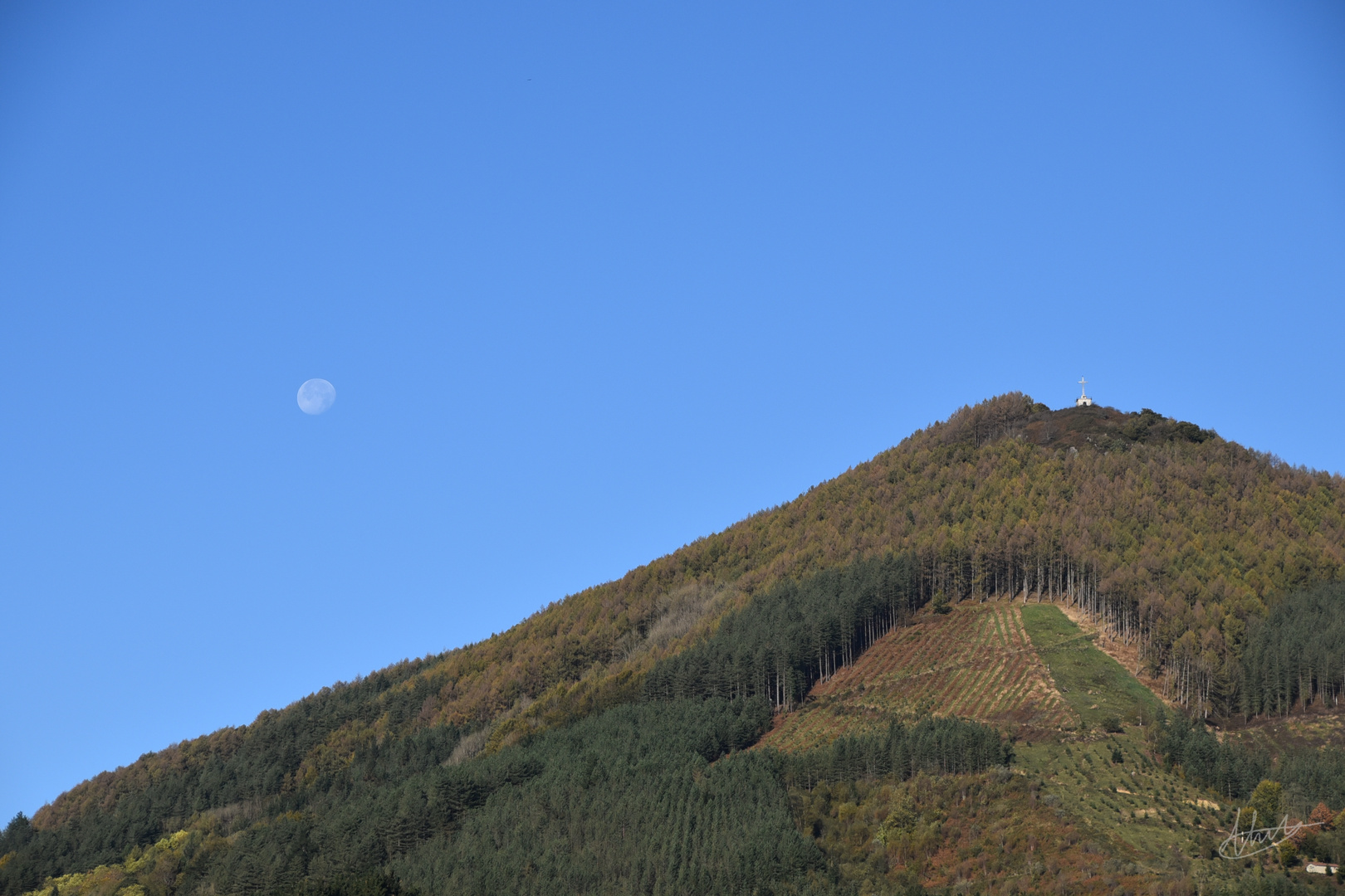 La luna y el monte Irimo