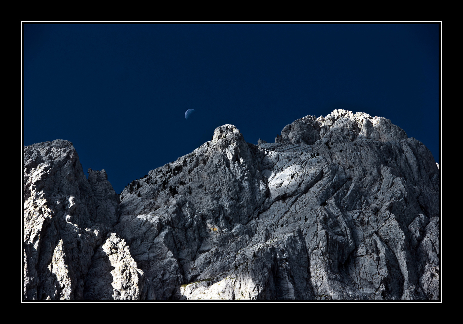 La luna y el Pedraforca