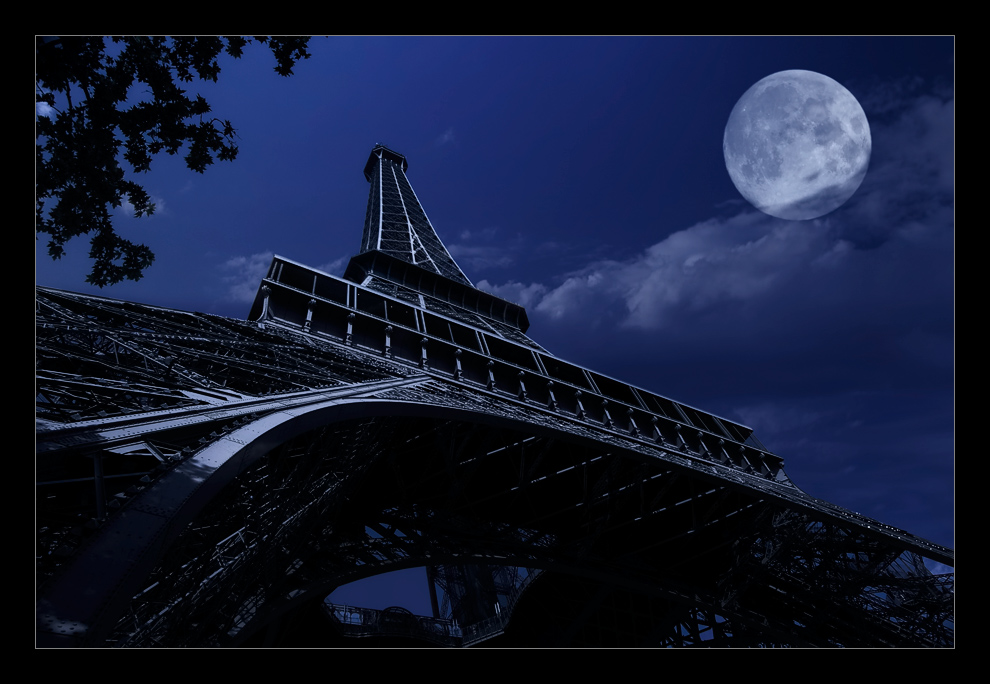 La lune au ciel de Paris