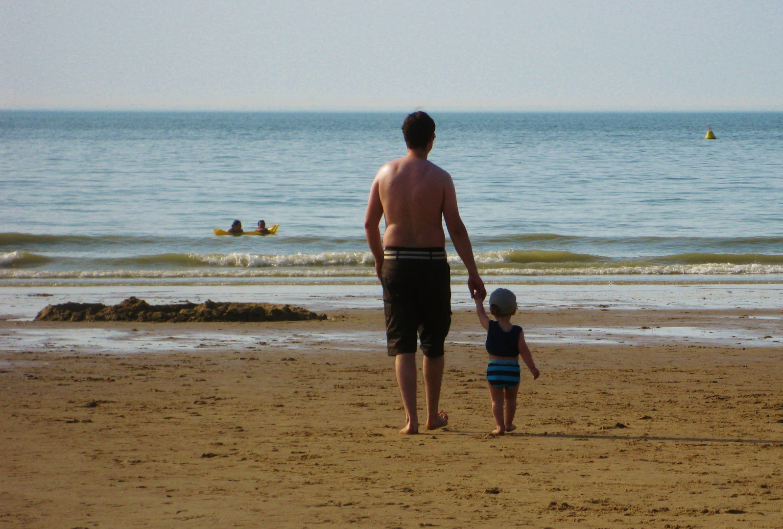 la main de mon Papa tient ma main : j'ai pas peur !