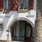 LA MAIRIE DE LARESSORE