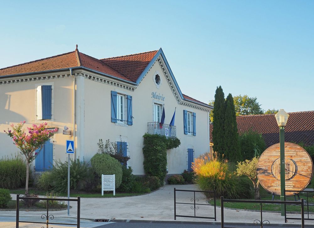 La Mairie de Saint-Jean-de-Marsacq (Landes)