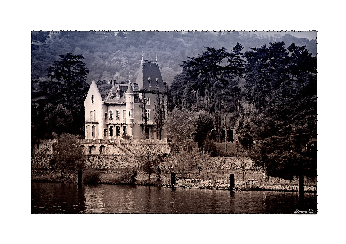 La maison au bord du fleuve photo et image paysages, lacs, rivières