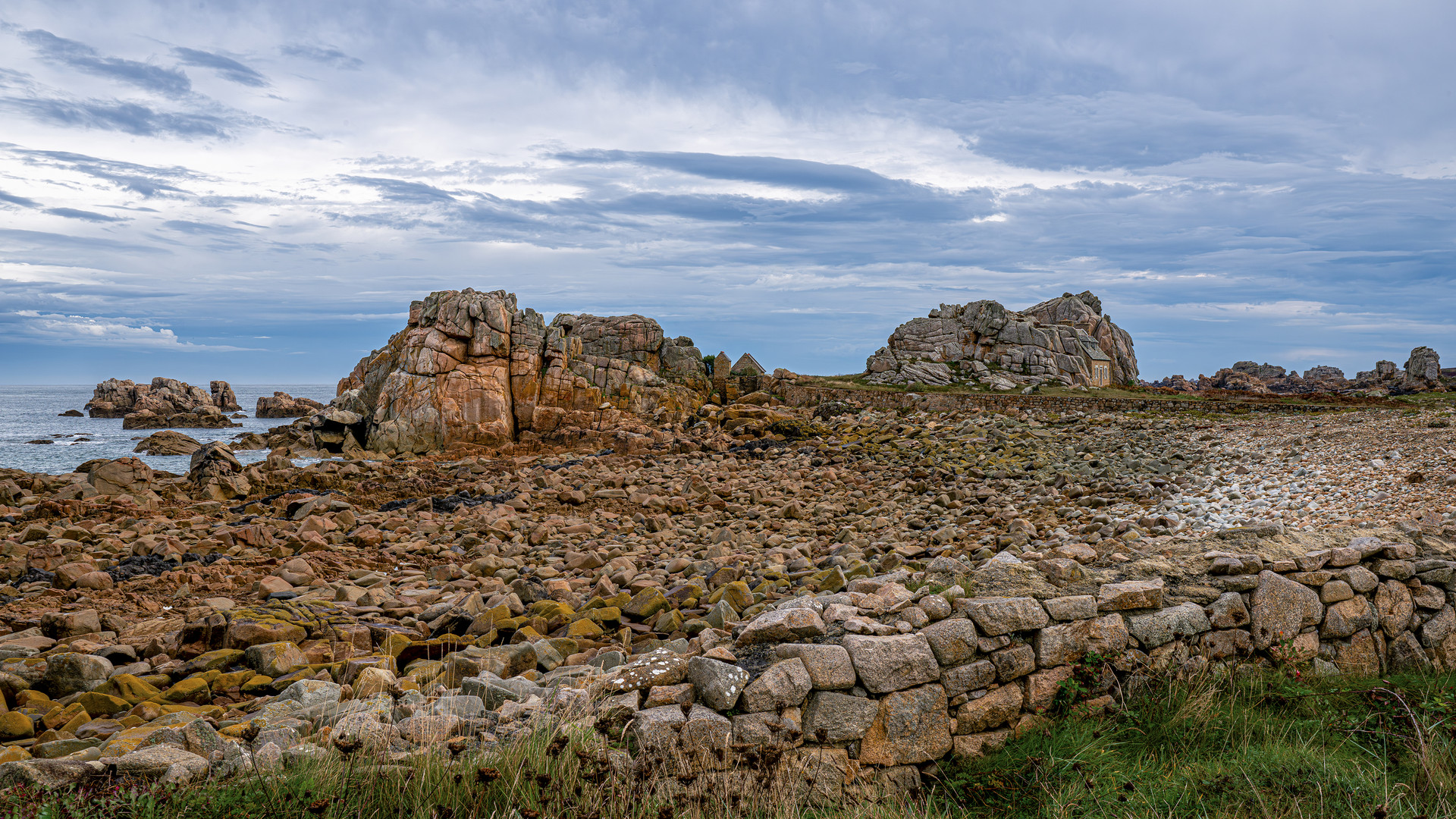 La Maison entre deux Rochers 01