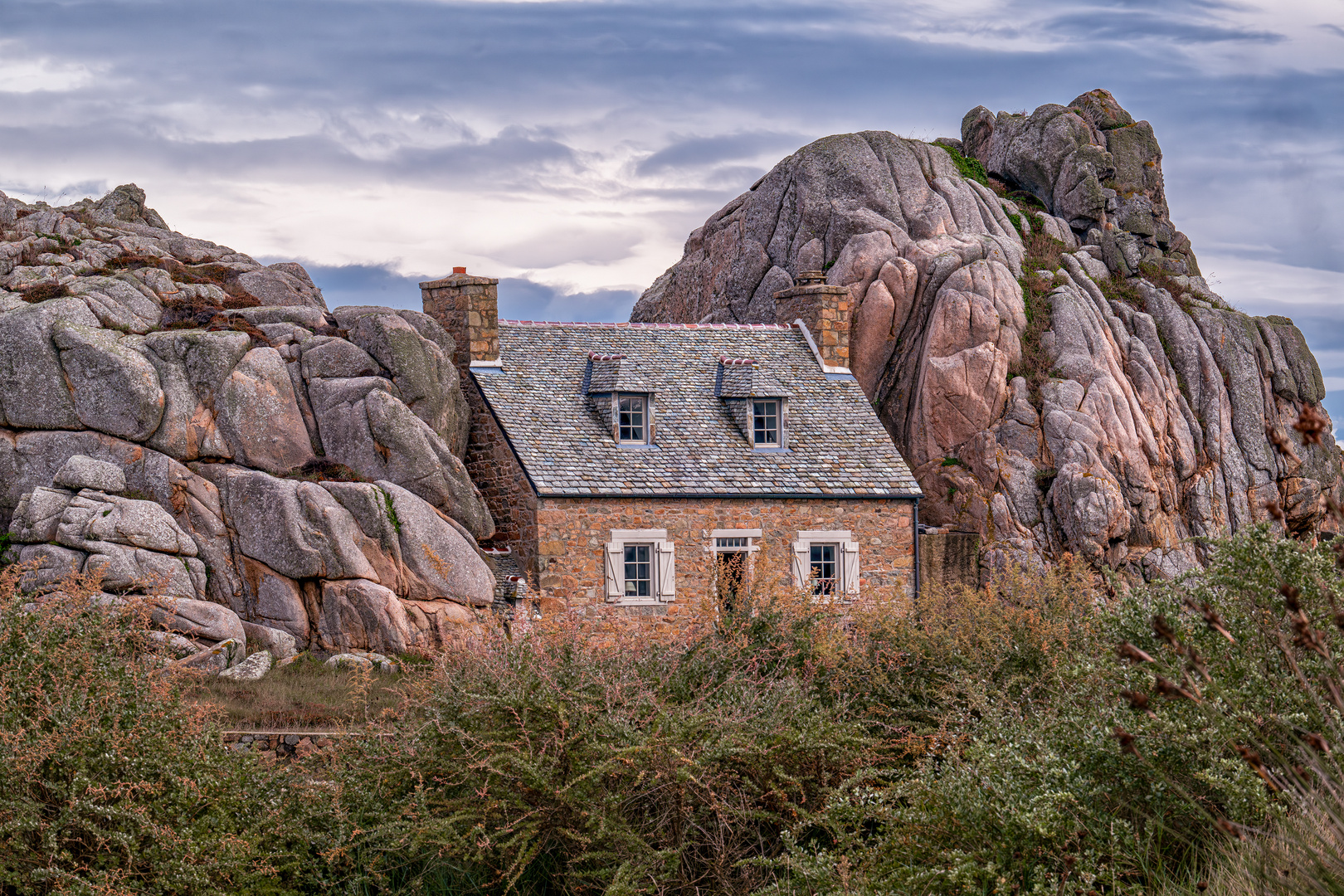 La Maison entre deux Rochers 03