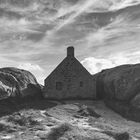 La maison entre les rochers