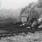 La maison entre les rochers