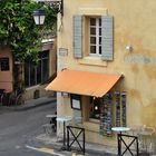 La maison jaune, rond point des arènes