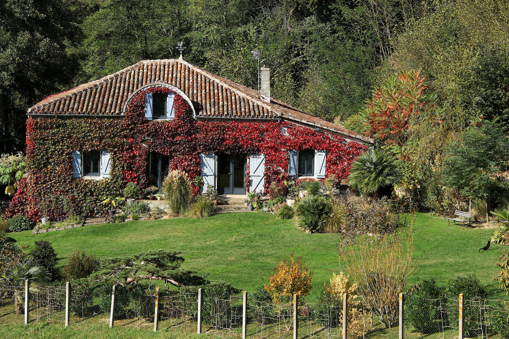 la maison vêtue de rouge !