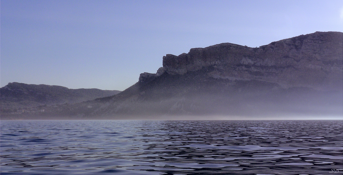 La mer fumante .