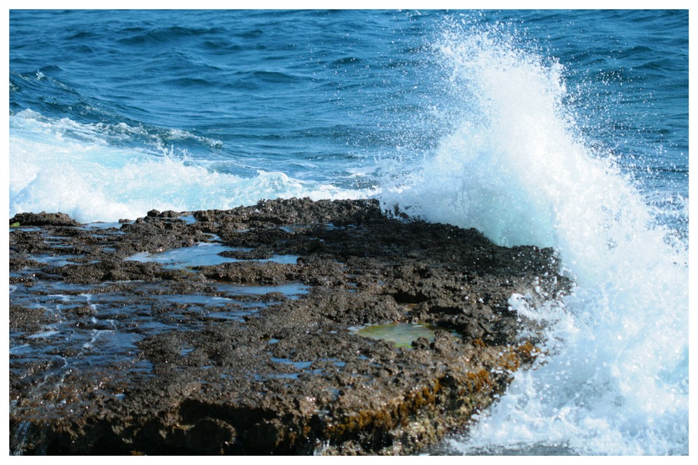 La mer, qu'on voit danser...