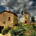 La même photo du moulin en couleur pour vous