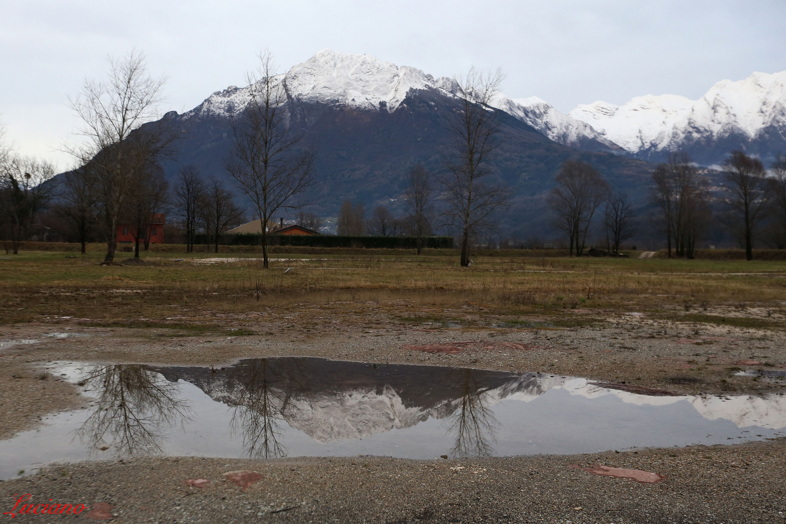 la montagna riflessa