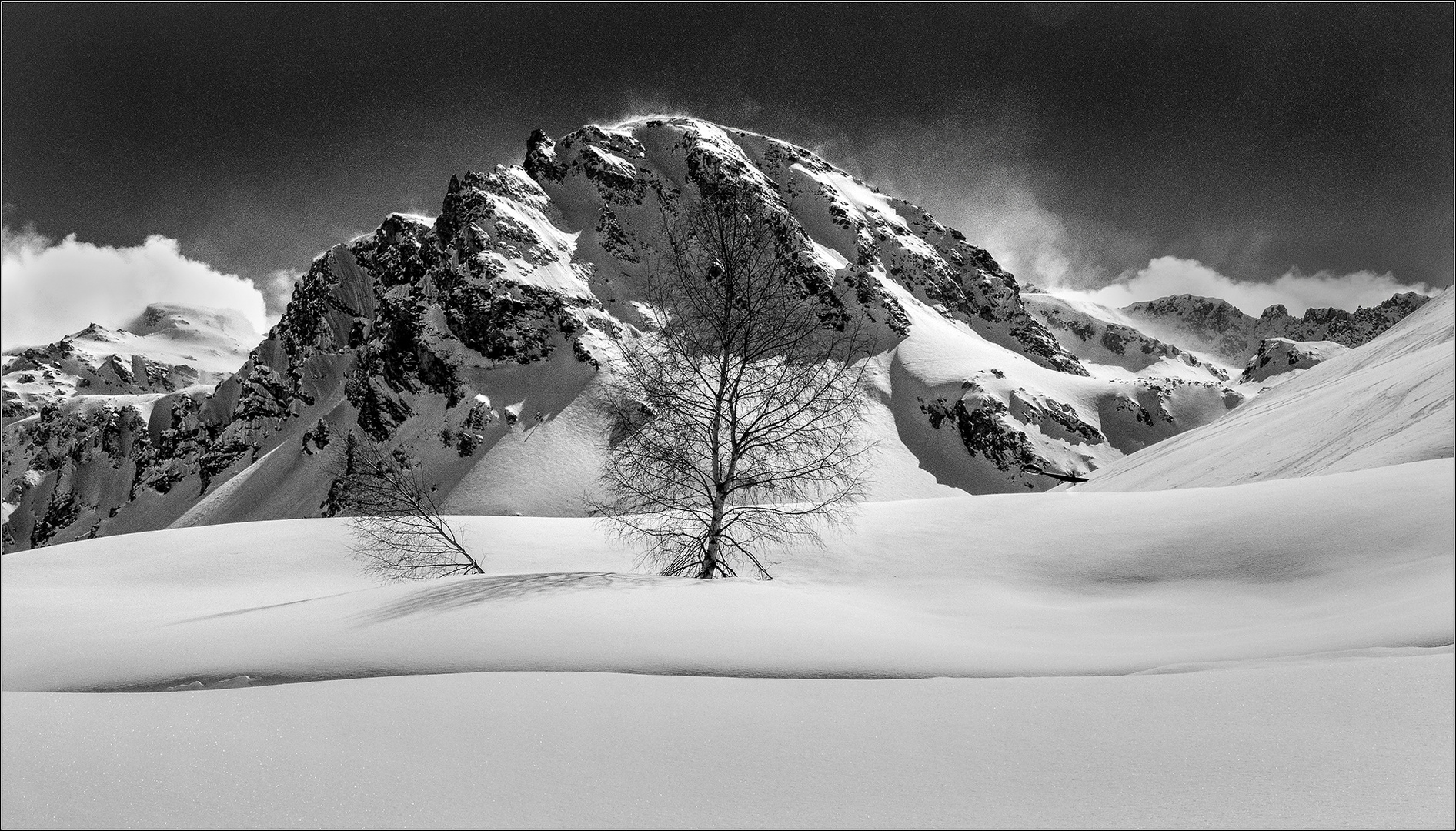 la montagne enneigée