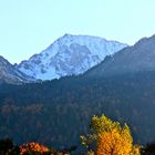 la montagne enneigée en automne